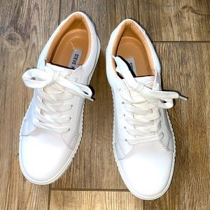 NWOT Steve Madden Toliver white sneakers